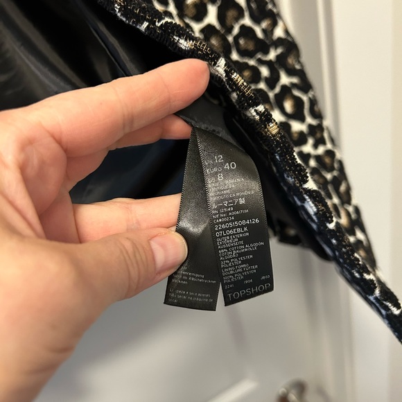 Top shop leopard print coat.sz8- fabric feels like velveteen.lined-snaps - Picture 7 of 9